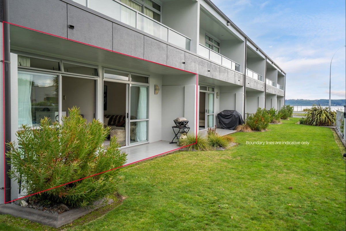 300 Lake Terrace, Two Mile Bay, Taupo - Carousel 1