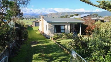 28 Gawler Street, Te Horo Beach - Carousel 1