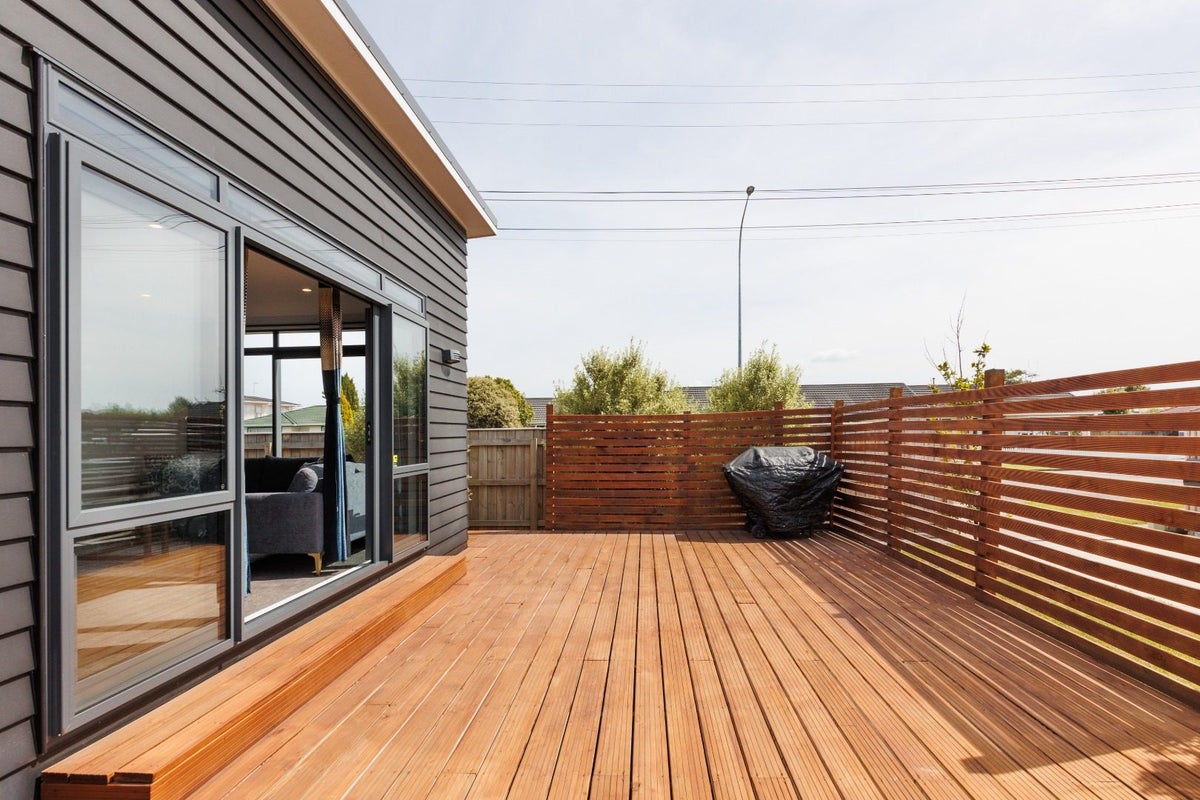 35 Fairs Road, Milson, Palmerston North - Carousel 13