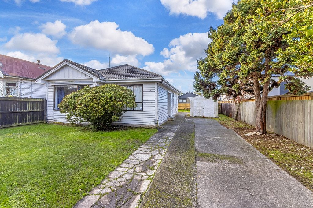 1/13 Frederick Street, Waltham, Christchurch - Carousel 1