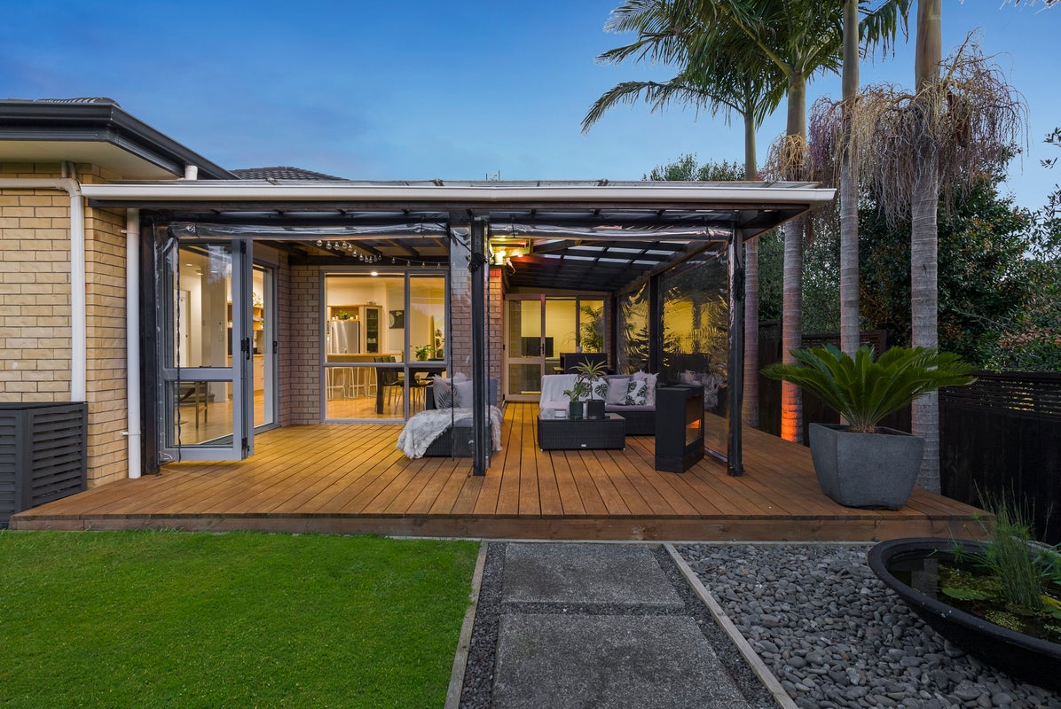 8 Louvain Place, Greenhithe, Auckland - Carousel 1