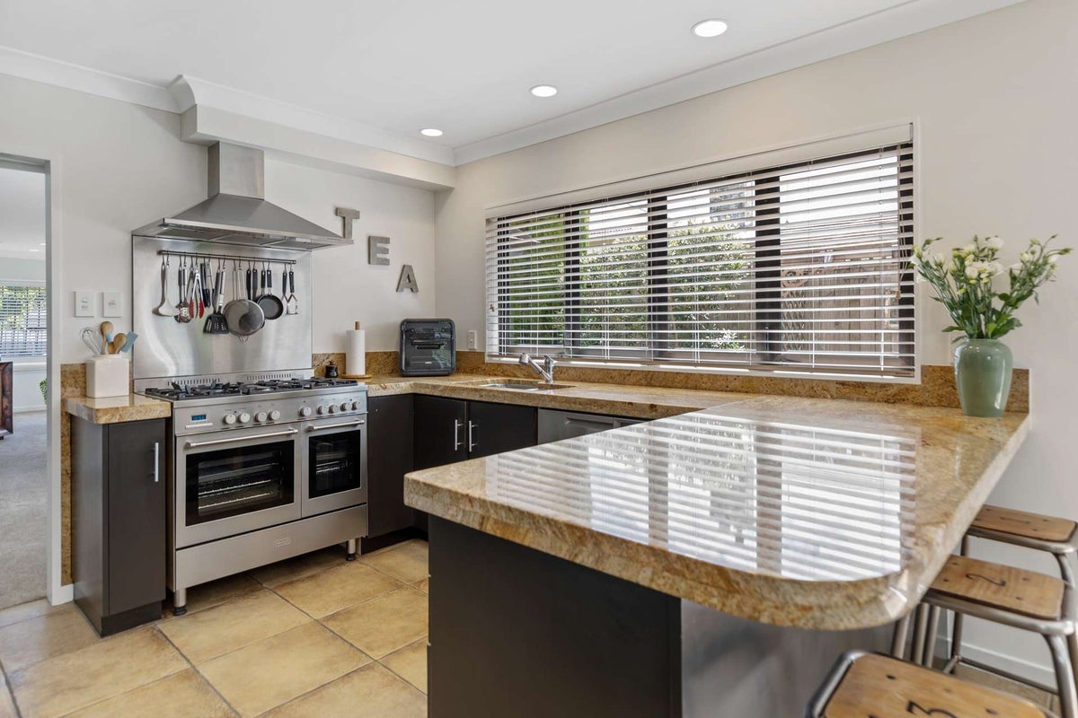 7 Summerhays Street, Terrace End, Palmerston North - Carousel 2