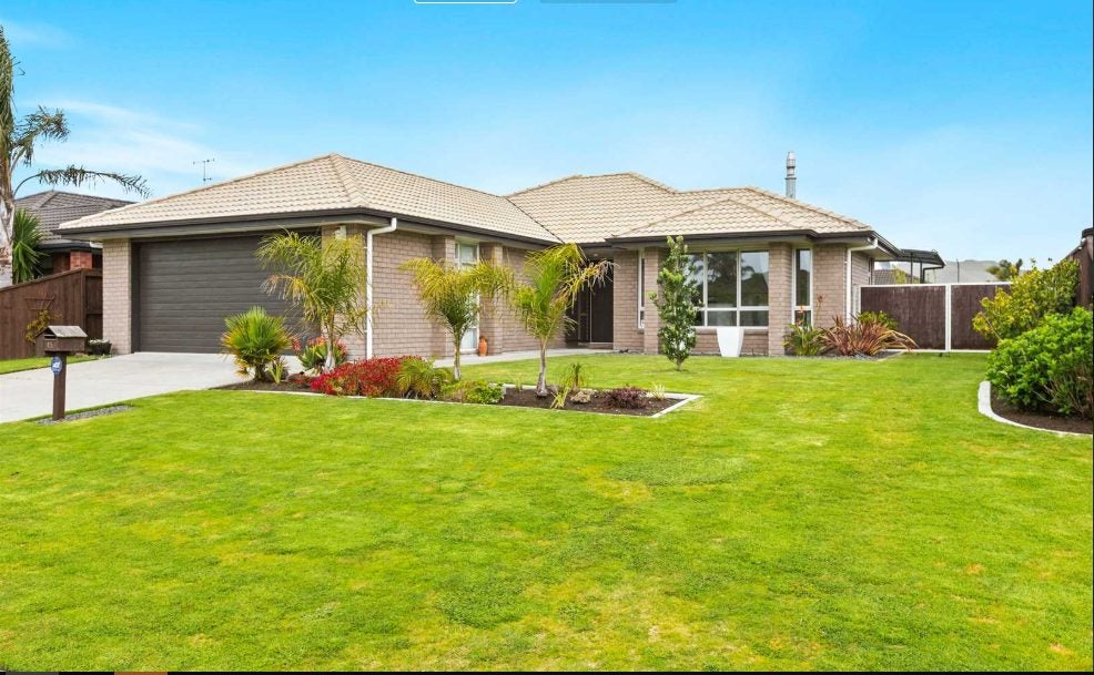 45 Carrington Drive, Papamoa Beach, Papamoa - Carousel 1
