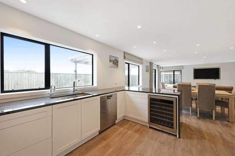 20 Shastri Terrace, Khandallah, Wellington - Carousel 9
