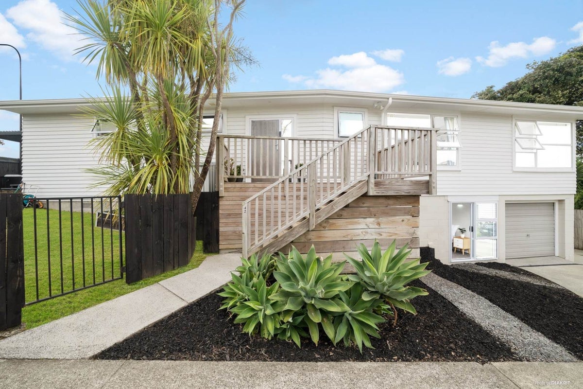 42 Spencer Road, Pinehill, Auckland - Carousel 1