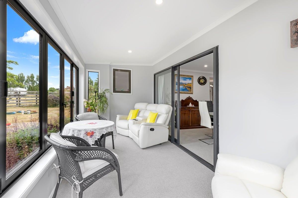 21 Grayburn Road, Elgin, Ashburton - Carousel 2
