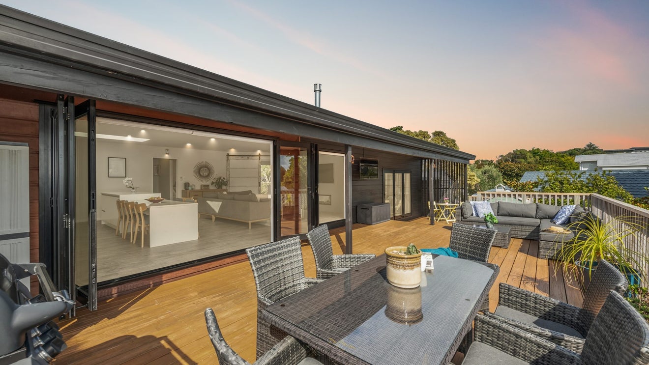 4 Barmaree Lane, Beachlands, Auckland - Carousel 1