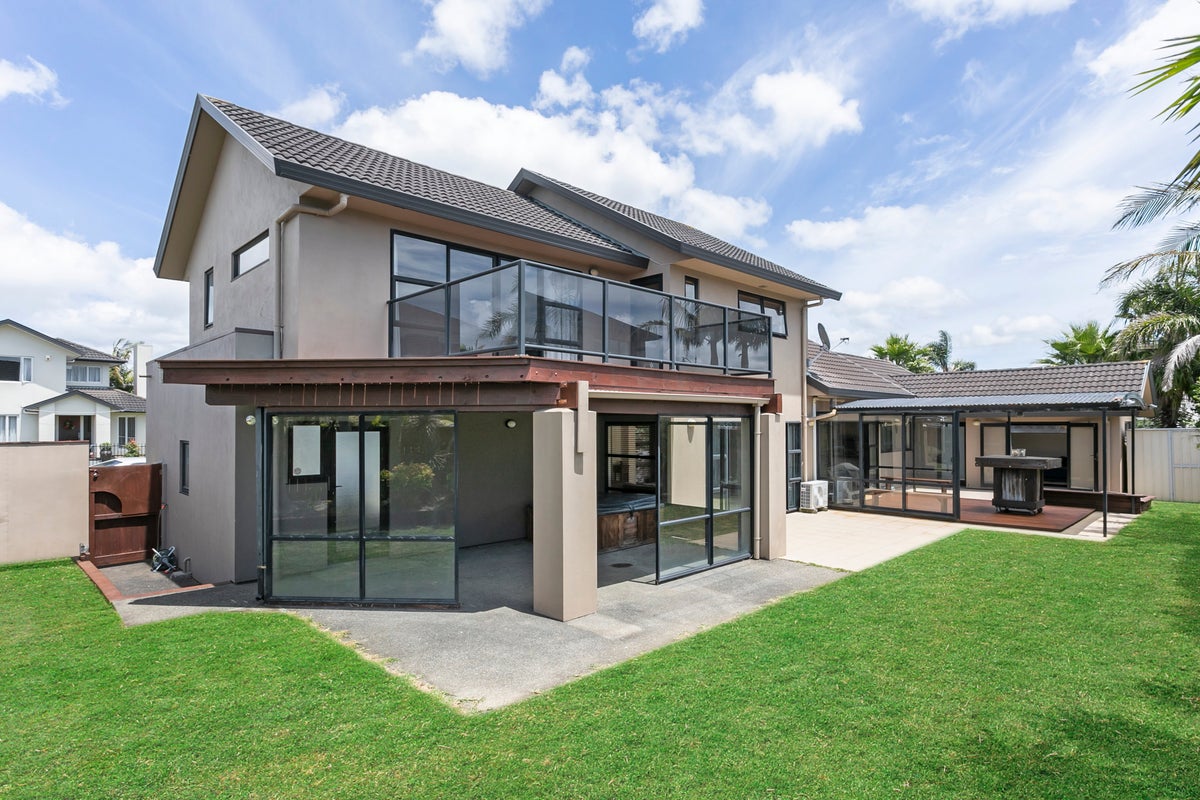 2 Kawai Rise, Te Atatu Peninsula, Auckland - Carousel 2