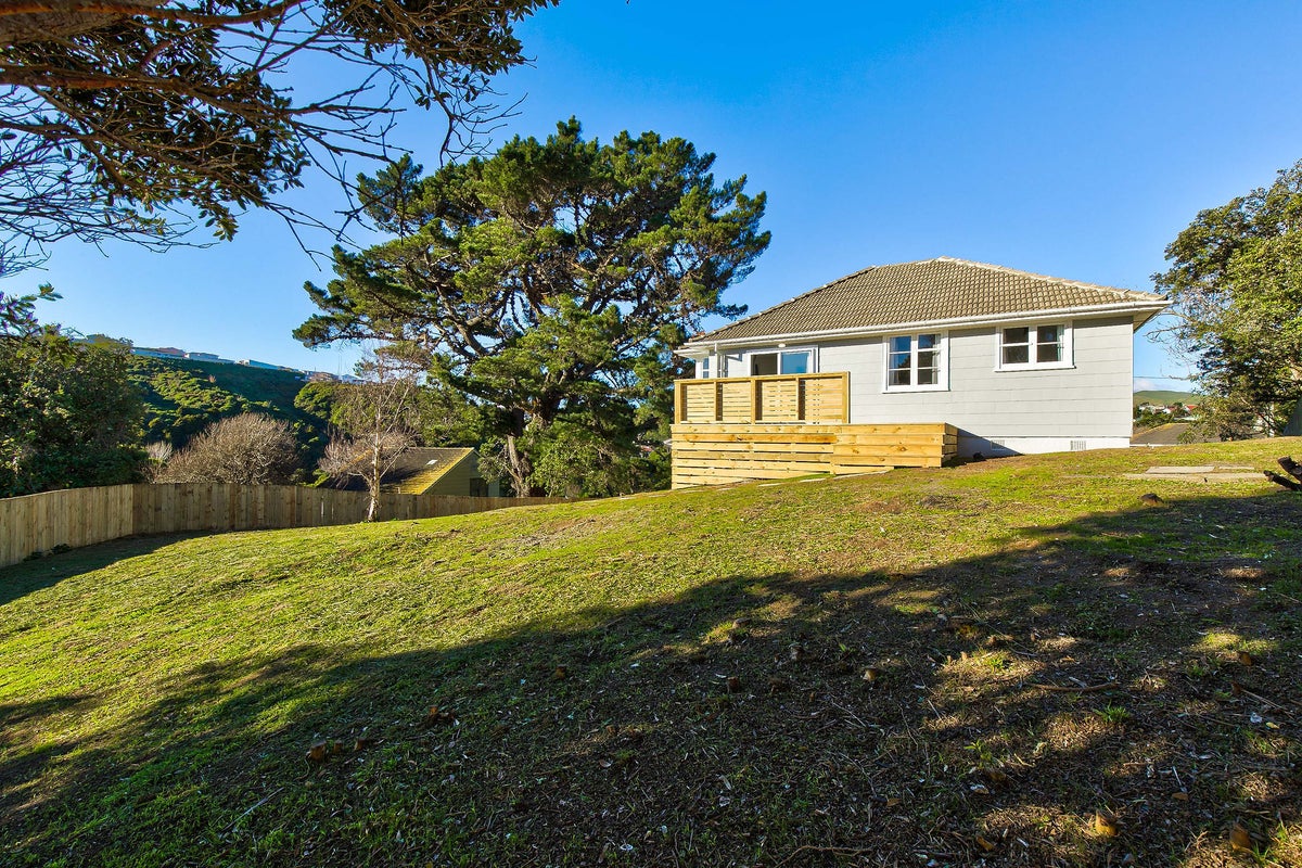 33 Maher Place, Ranui, Porirua - Carousel 1