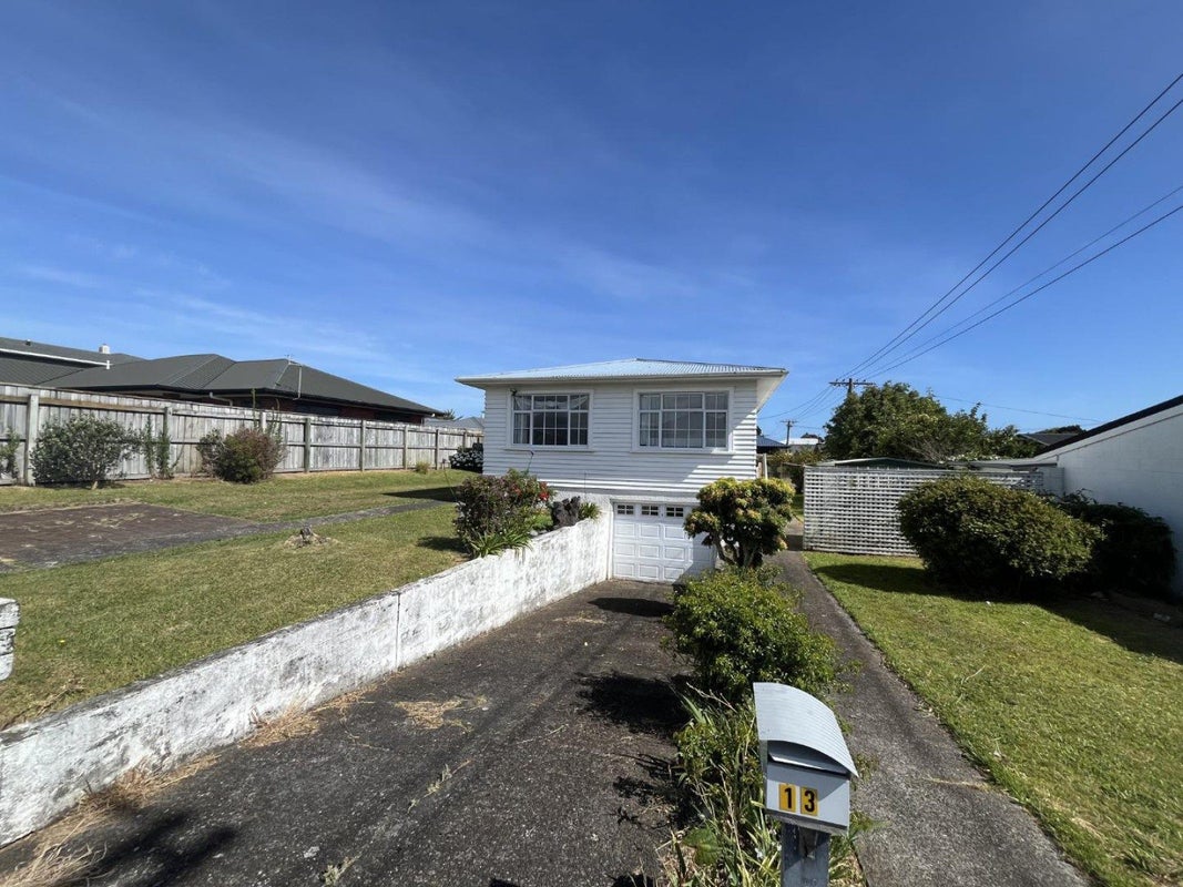 13 Wilton Street, Westown, New Plymouth - Carousel 2