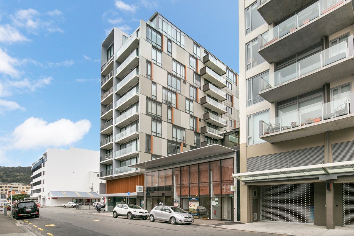 52/13 College Street, Te Aro, Wellington - Carousel 1