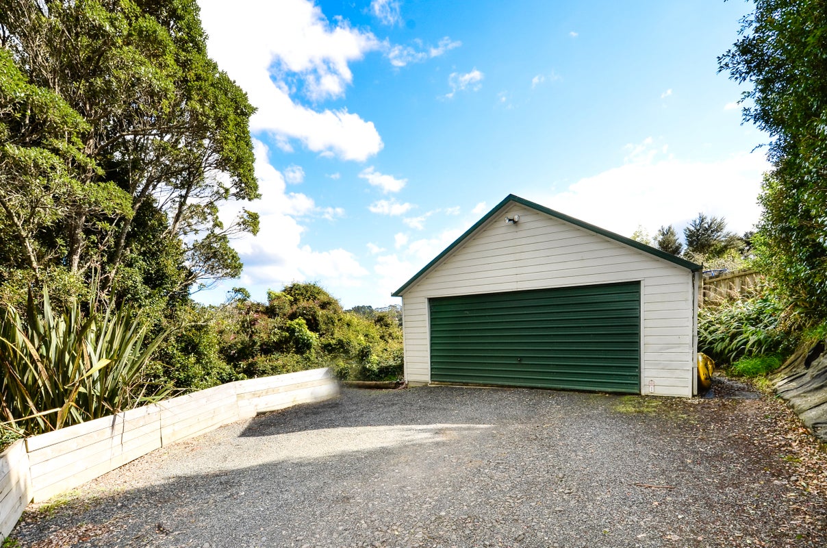 57 Waitakere Road, Waitakere, Auckland - Carousel 12
