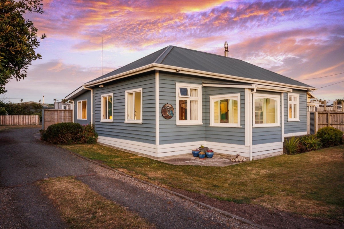 141 Seabury Avenue, Foxton Beach, Foxton - Carousel 1