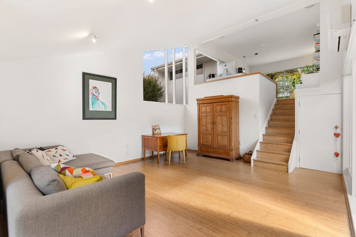 22 Park Road, Glenfield, Auckland - Carousel 2