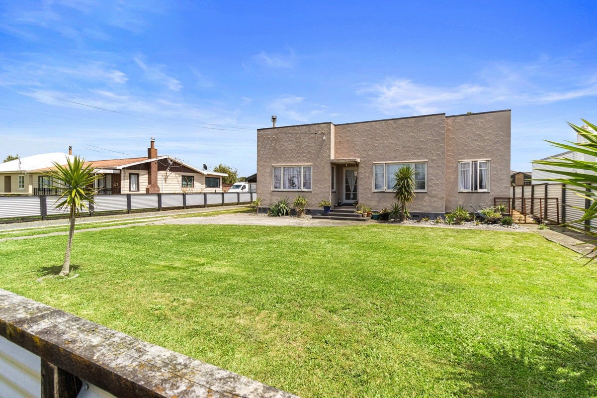 16 Aroha View Avenue, Te Aroha, Te Aroha - Carousel 1