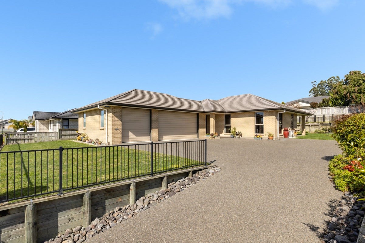 15 Bertrowe Drive, Ohauiti, Tauranga - Carousel 1