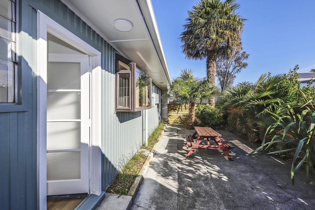 3/204 Grays Road, Saint Leonards, Hastings - Carousel 2