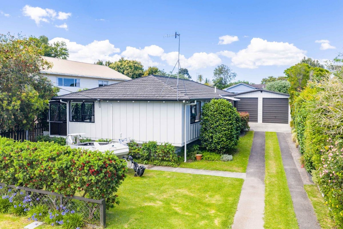 17 Pyle Road West, One Tree Point, Whangārei - Carousel 1
