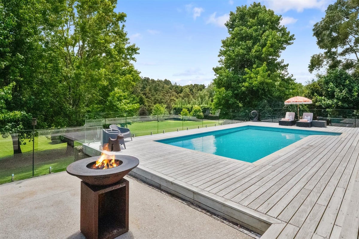 36 Robinson Road, Albany - Carousel 1