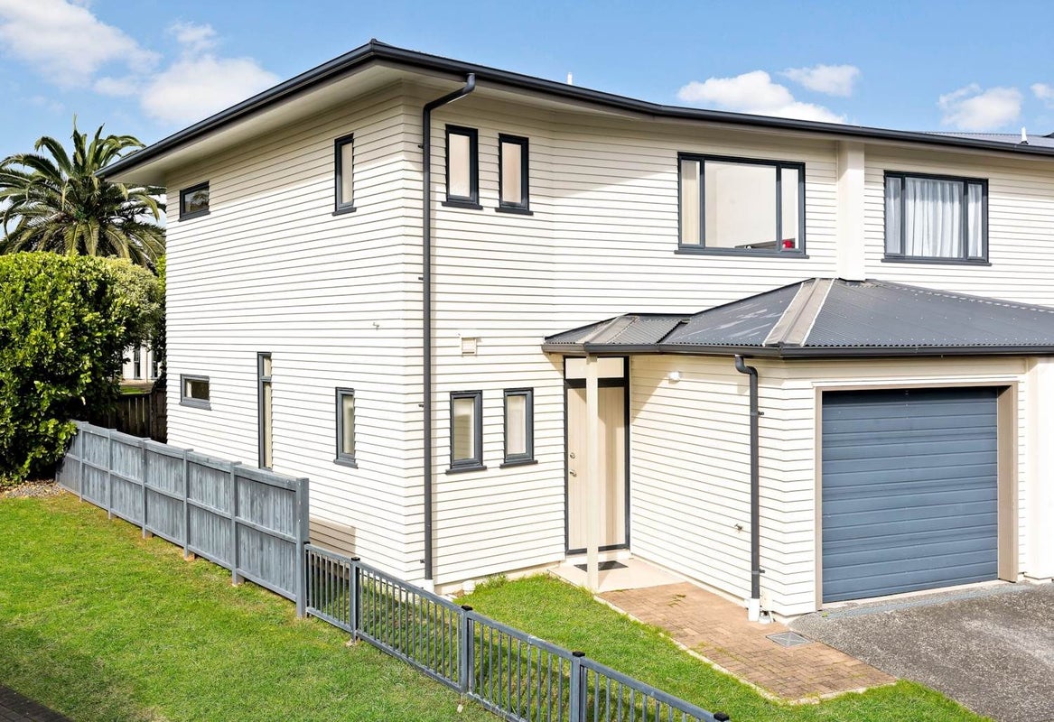 1/2 Armoy Drive, East Tamaki, Auckland - Carousel 2