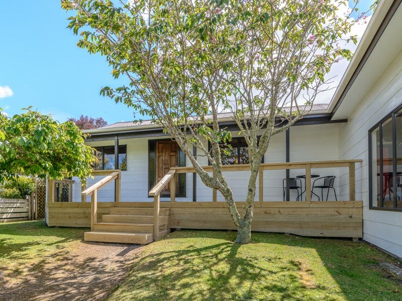 4 Tokomaru Road, Tokomaru, Palmerston North - Carousel 2
