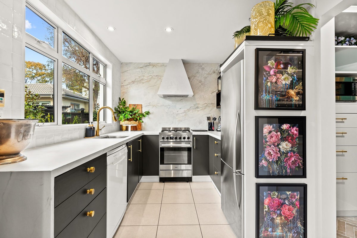 12 Mica Place, Northwood, Christchurch - Carousel 2