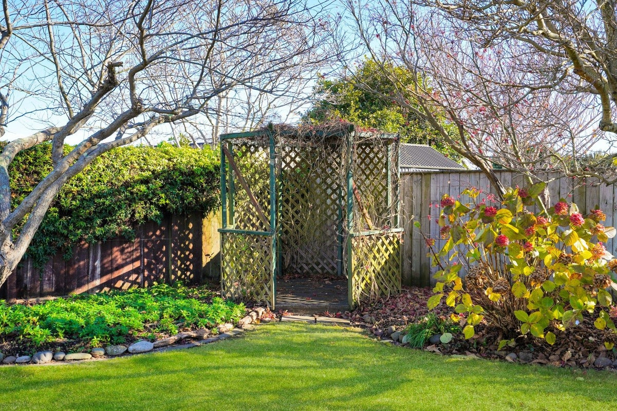 12 Penlington Place, Havelock North, Havelock North - Carousel 16