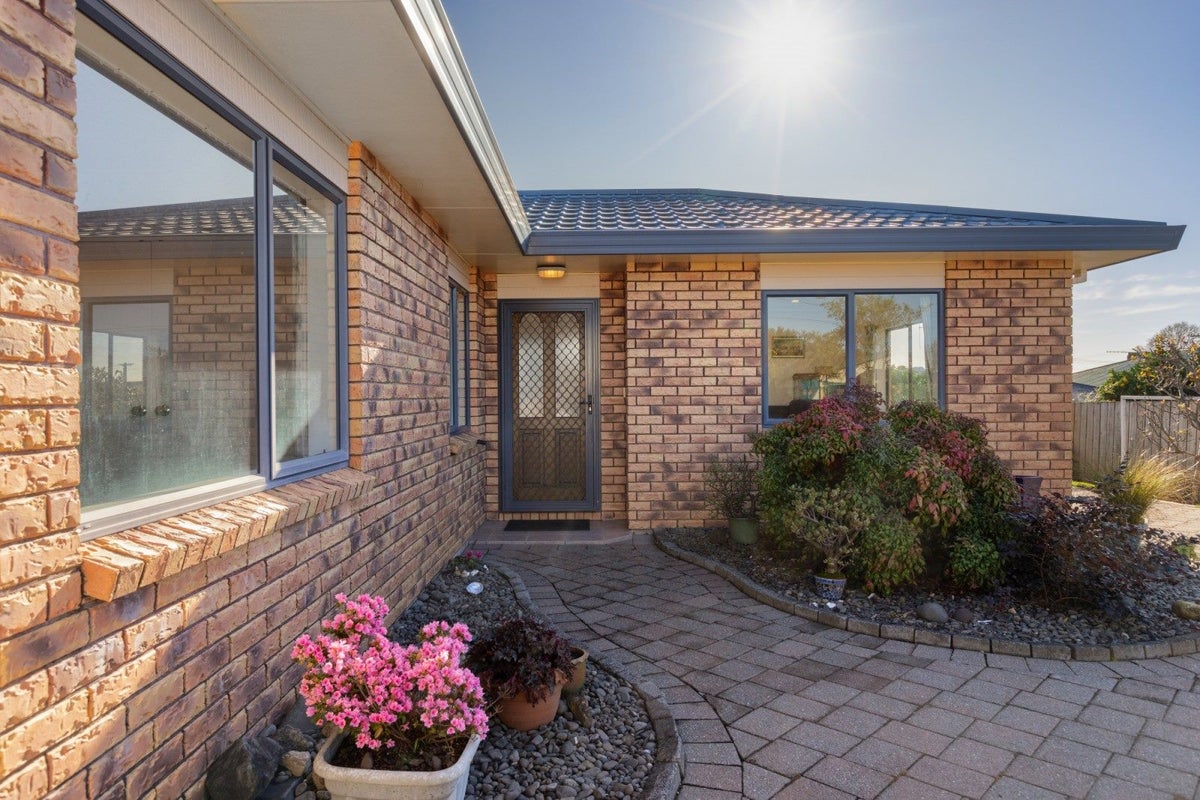 21B Princess Road, Bellevue, Tauranga - Carousel 1