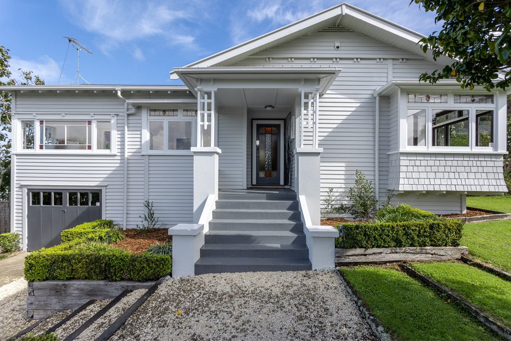 22 Vinter Terrace, Mount Albert, Auckland - Carousel 1