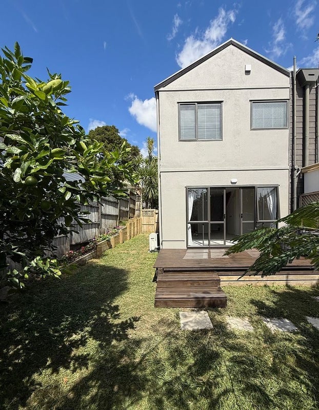 14/44 Fields Parade, Oteha, Auckland - Carousel 1