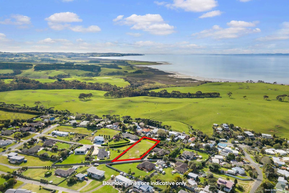 26 Omana Avenue, Helensville - Carousel 2