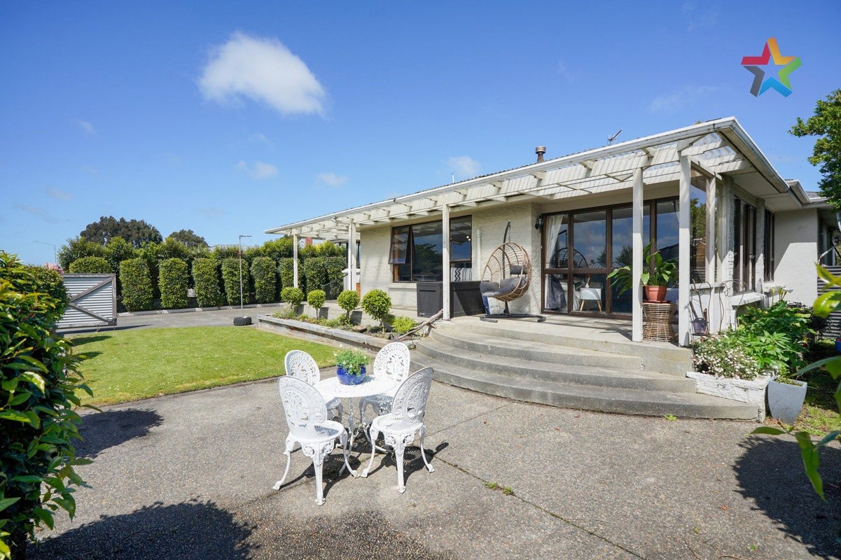 65 Inglewood Road, Hawthorndale, Invercargill - Carousel 1