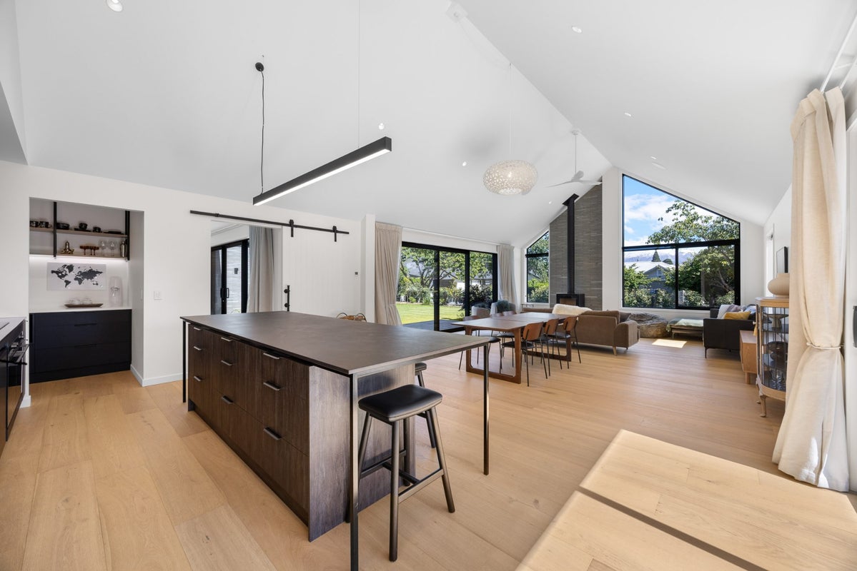 22 Hyland Street, Wanaka - Carousel 2