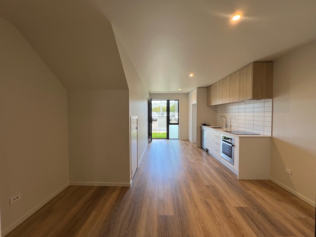 15/92A Cambridge Terrace, Waterloo, Lower Hutt - Carousel 1