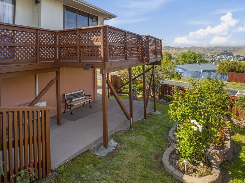 27 Almora View, Ascot Park, Porirua - Carousel 2