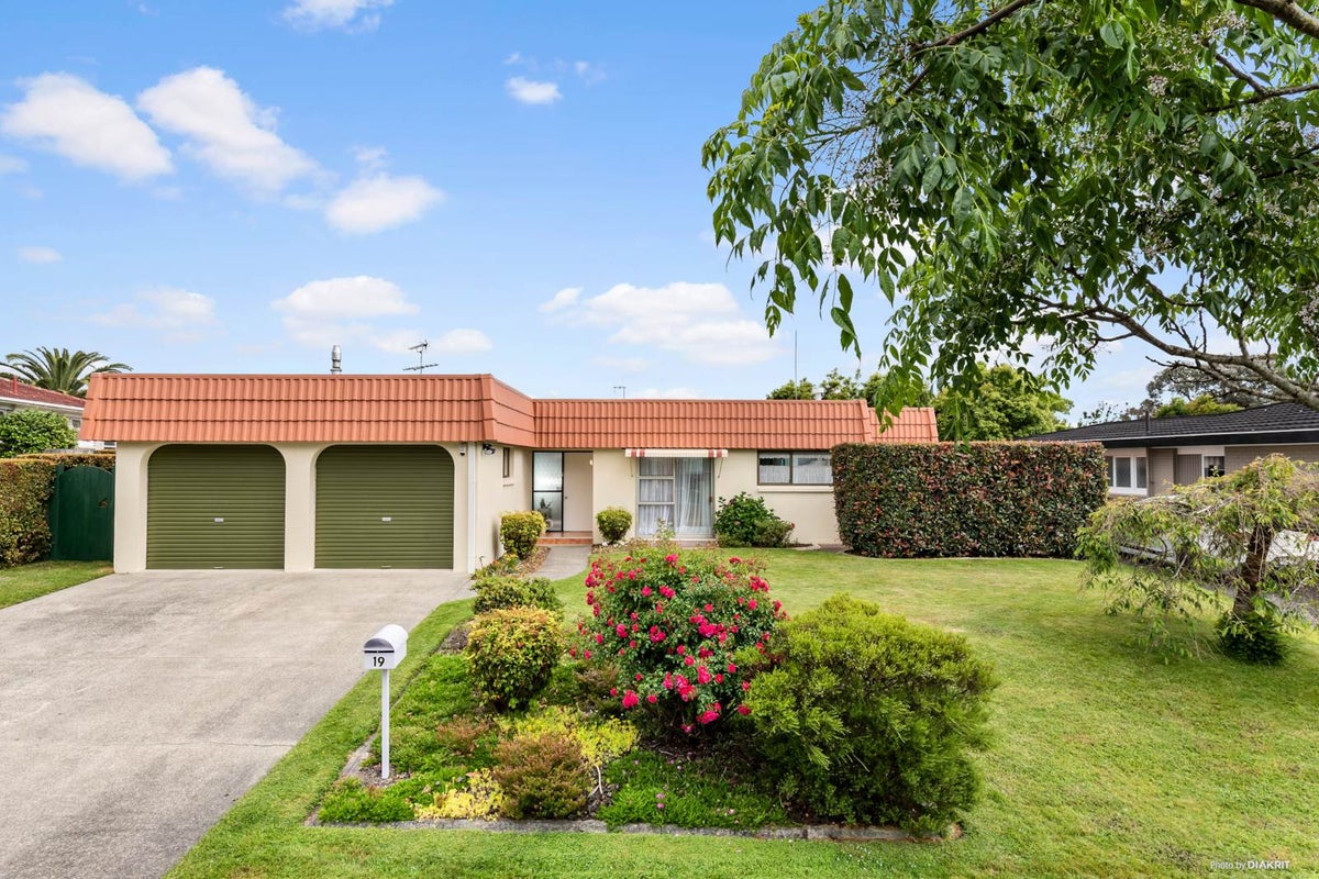 19 Joyce Street, Pahurehure, Papakura - Carousel 1