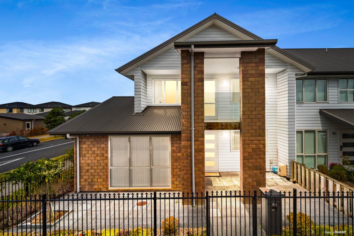 46 Pencaitland Drive, Flat Bush, Auckland - Carousel 1