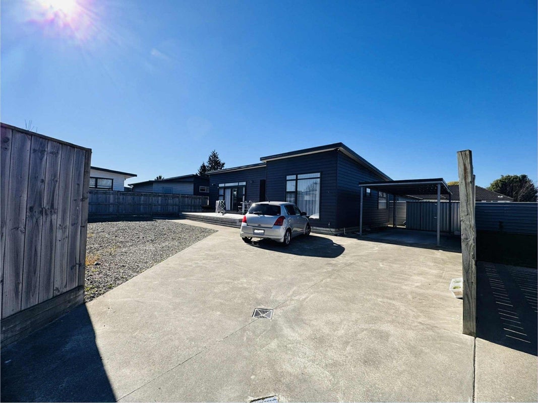 48 Exeter Crescent, Takaro, Palmerston North - Carousel 1