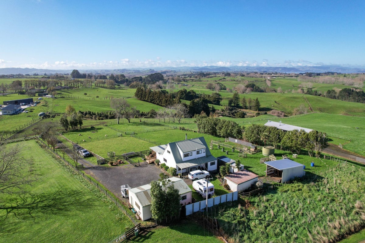 105B Hall Road, Sawyers Bay, Port Chalmers - Carousel 1