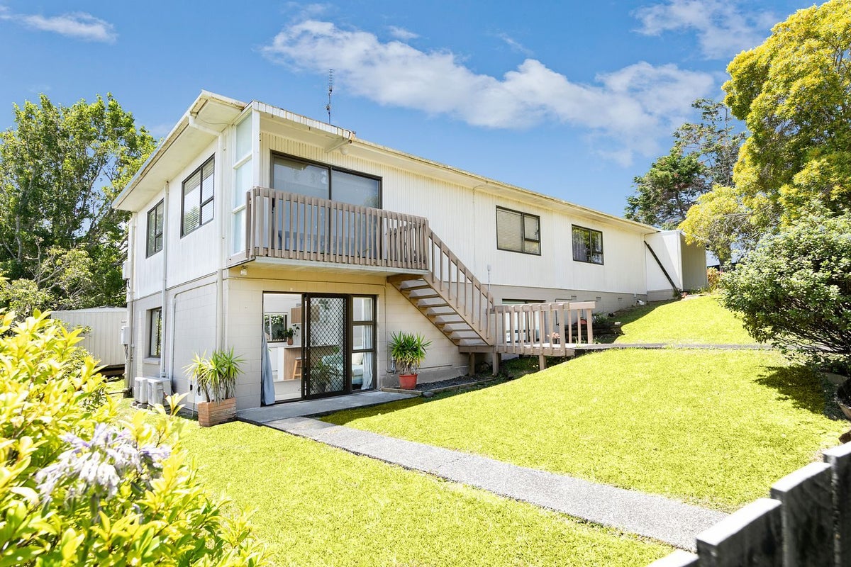 3/1 Simon Ellice Drive, Bayview, Auckland - Carousel 8