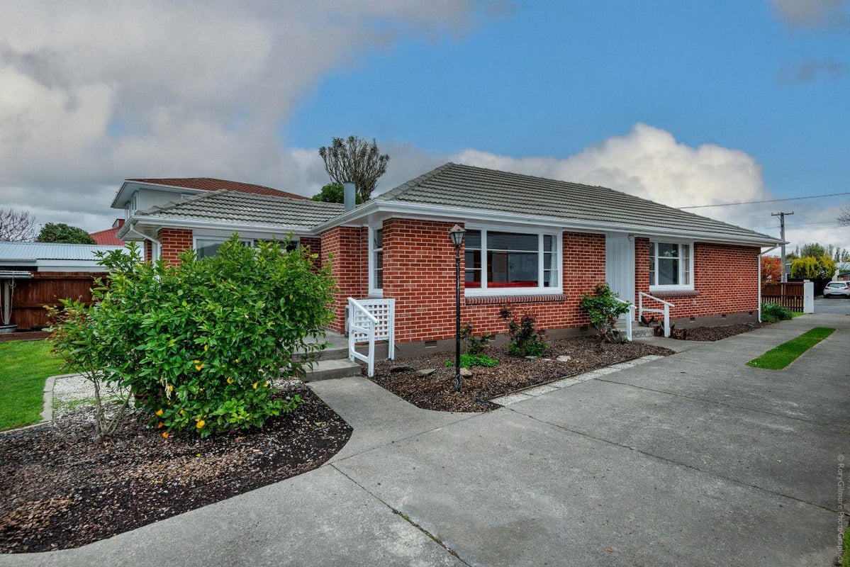 8 Cranbrook Avenue, Burnside, Christchurch - Carousel 1