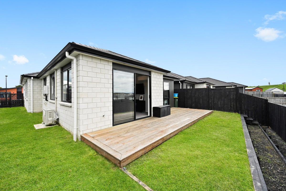 24B Tokerau Drive, Rototuna North, Hamilton - Carousel 16
