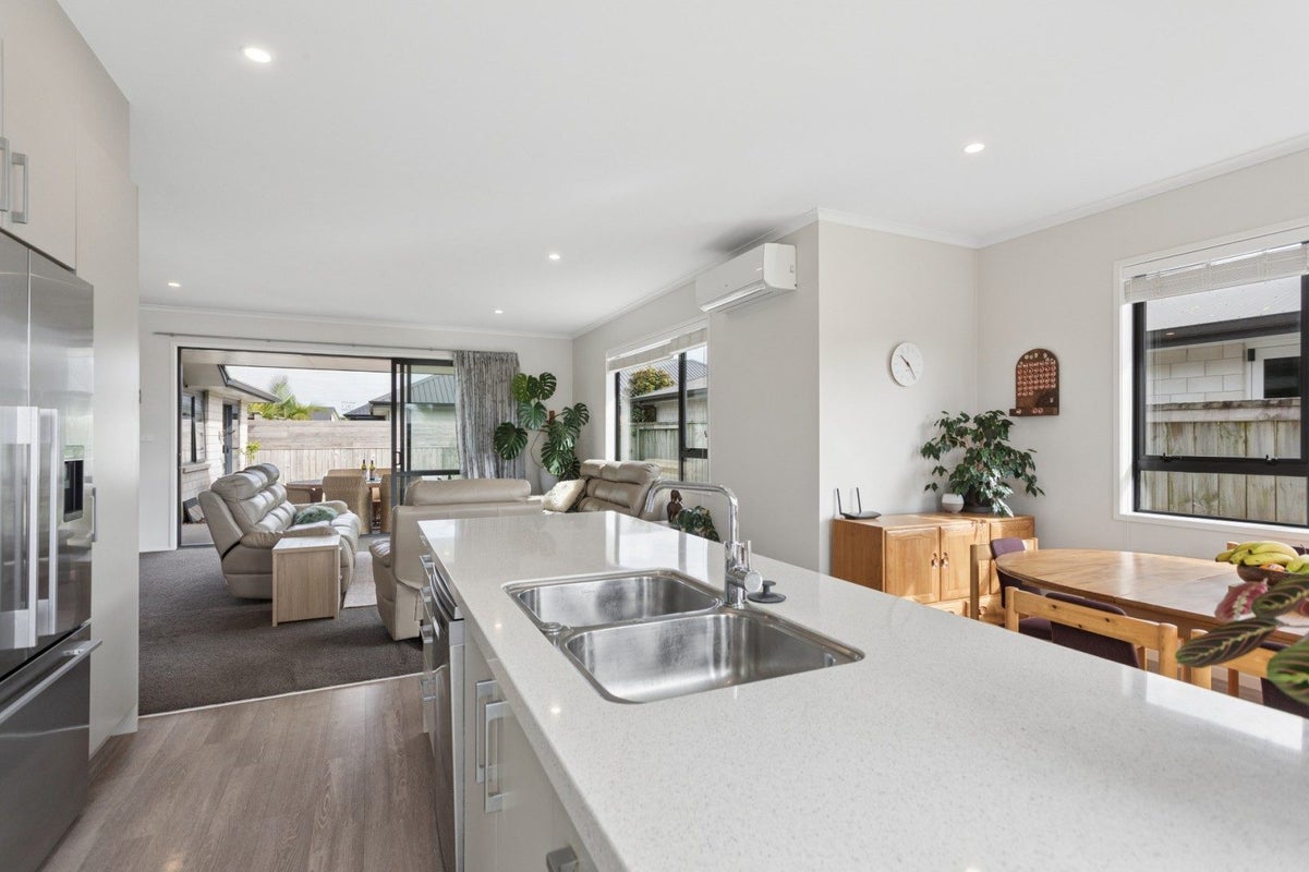 12 Kanono Close, Papamoa Beach, Papamoa - Carousel 2