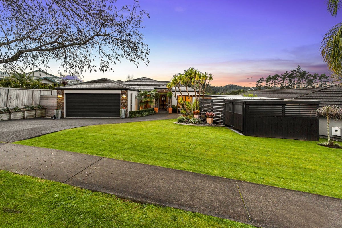 11 Te Wharau Drive, Greenhithe, Auckland - Carousel 1