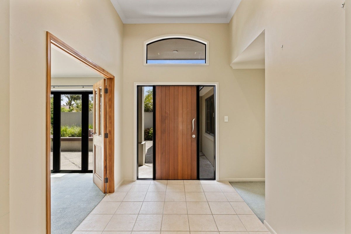 3C Kinross Drive, Merrilands, New Plymouth - Carousel 2