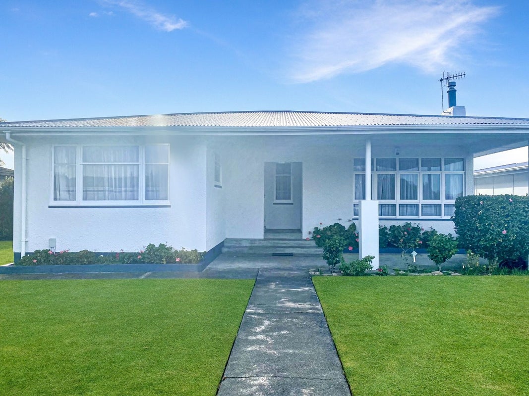 8 Worcester Street, Taradale, Napier - Carousel 2