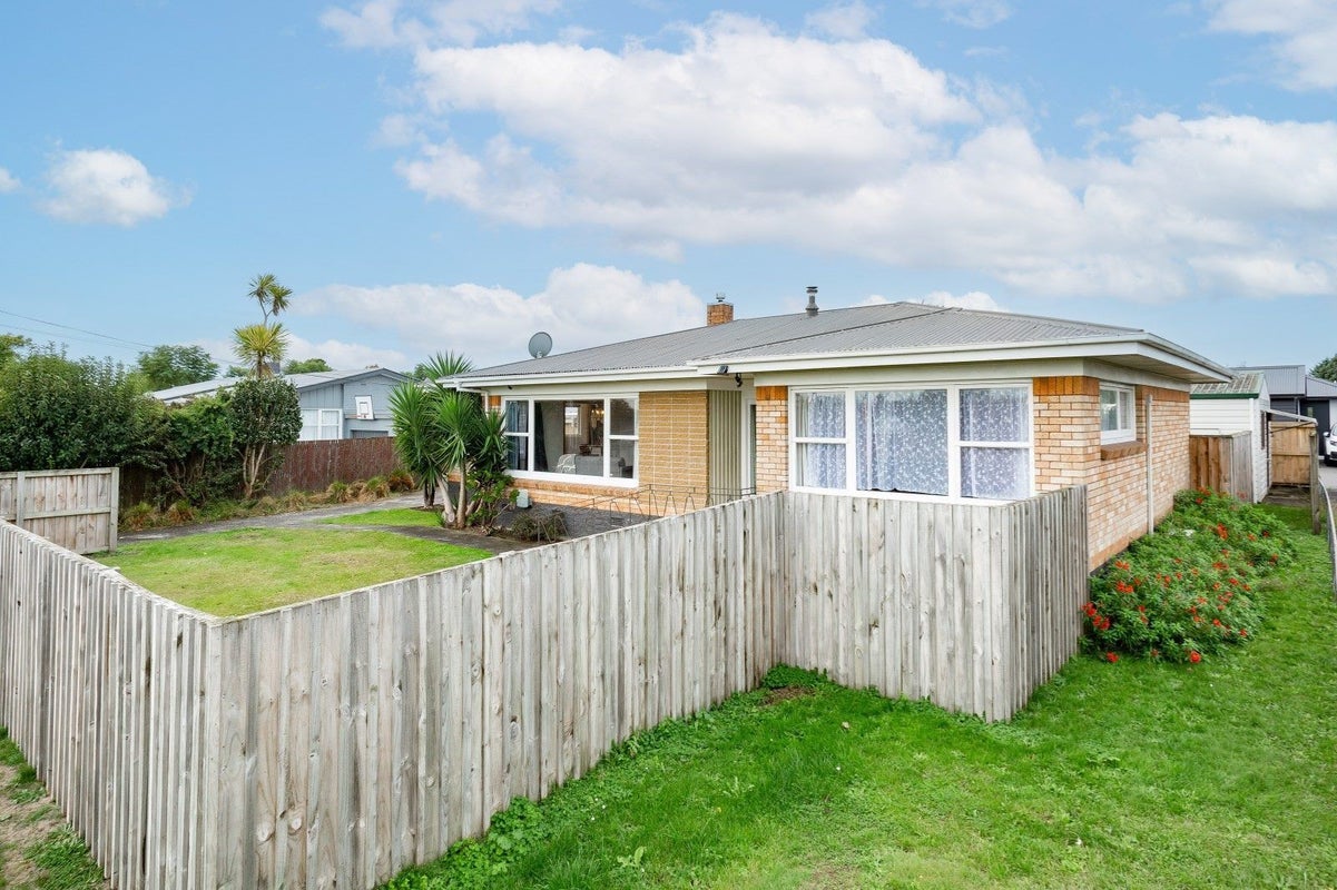 4A Heath Street, St Andrews, Hamilton - Carousel 1