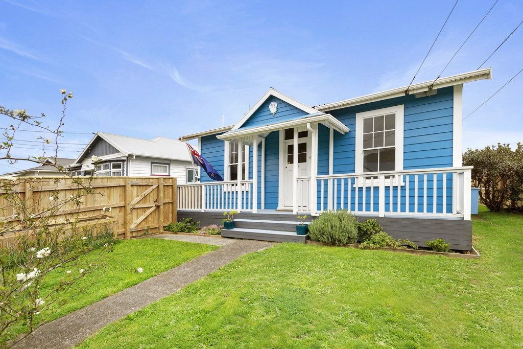 49 Awamutu Grove, Waiwhetu, Lower Hutt - Carousel 2