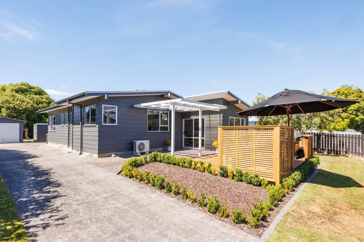 20 Gemini Avenue, Milson, Palmerston North - Carousel 1