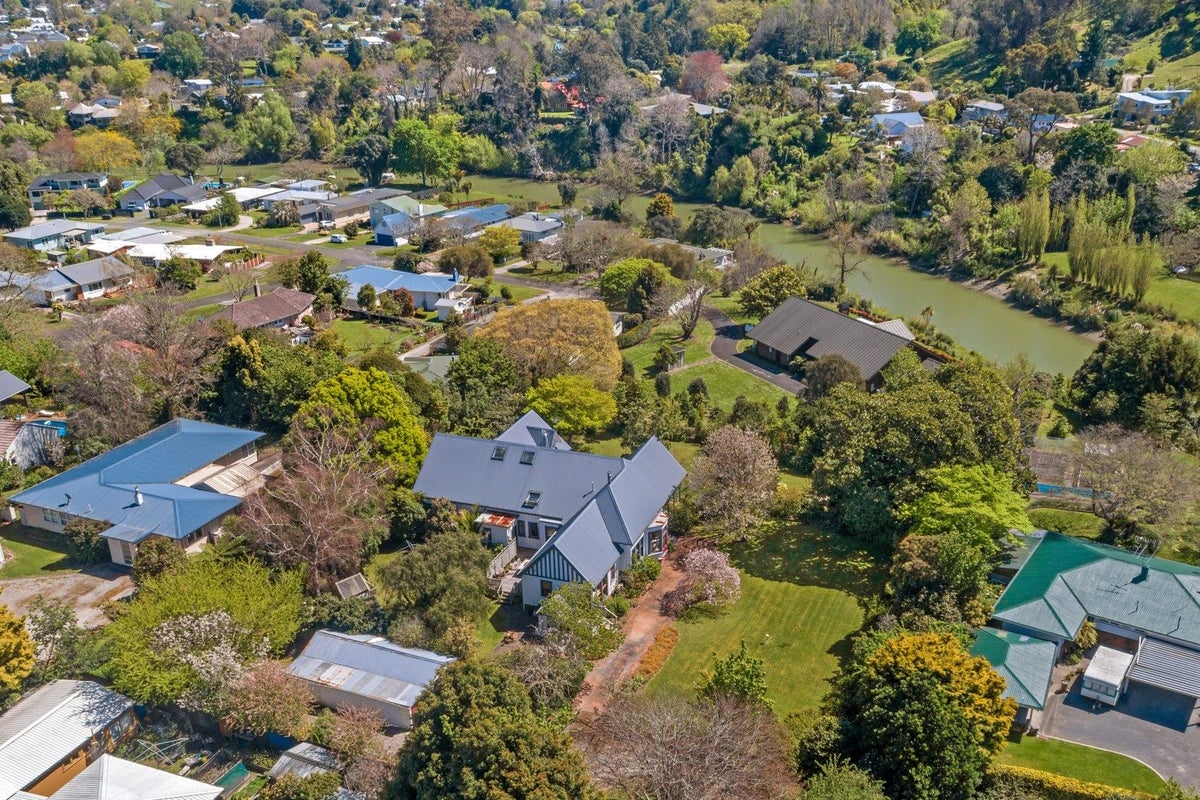9 Seymour Road, Inner Kaiti, Gisborne - Carousel 31